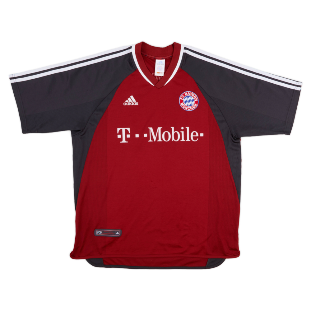 3o3gbx59w1dubuld.png 2001-02 FC Bayern München 2a Equipación