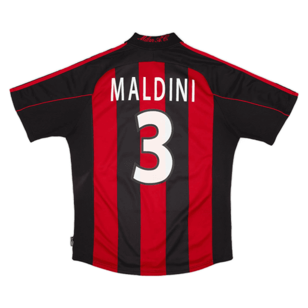 Primera equipación del AC Milan temporada 2001-02 en color rojo y negro.