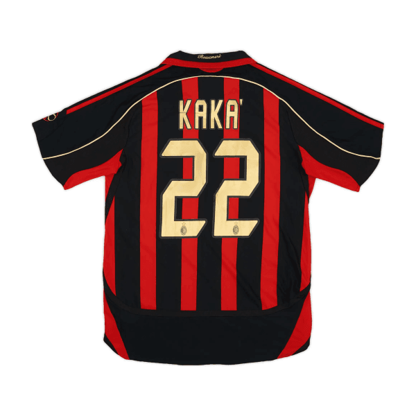 Camiseta primera equipación del AC Milan temporada 2006-07 en color rojo y negro.