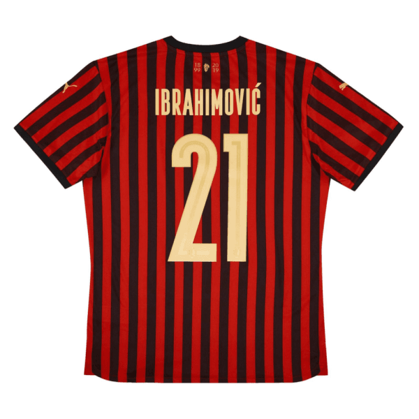 Equipación especial del AC Milan temporada 2019-20 en color rojo y negro.