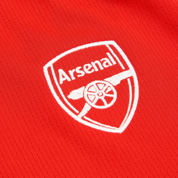 Primera equipación del Arsenal FC para la temporada 2026-27.